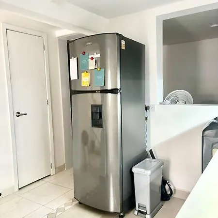 Apartamento Cerca Al Poblado Medellín Exterior foto