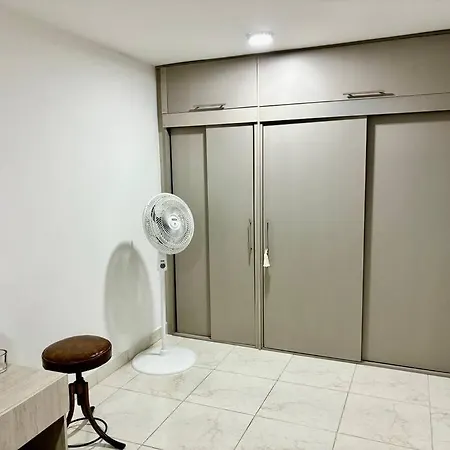 Apartamento Cerca Al Poblado Medellín Exterior foto